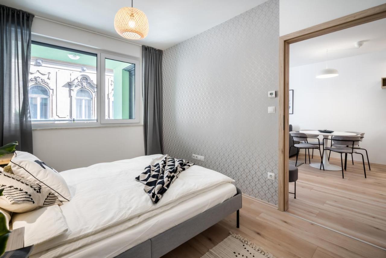 Cosy Tolnai Street Апартаменты *