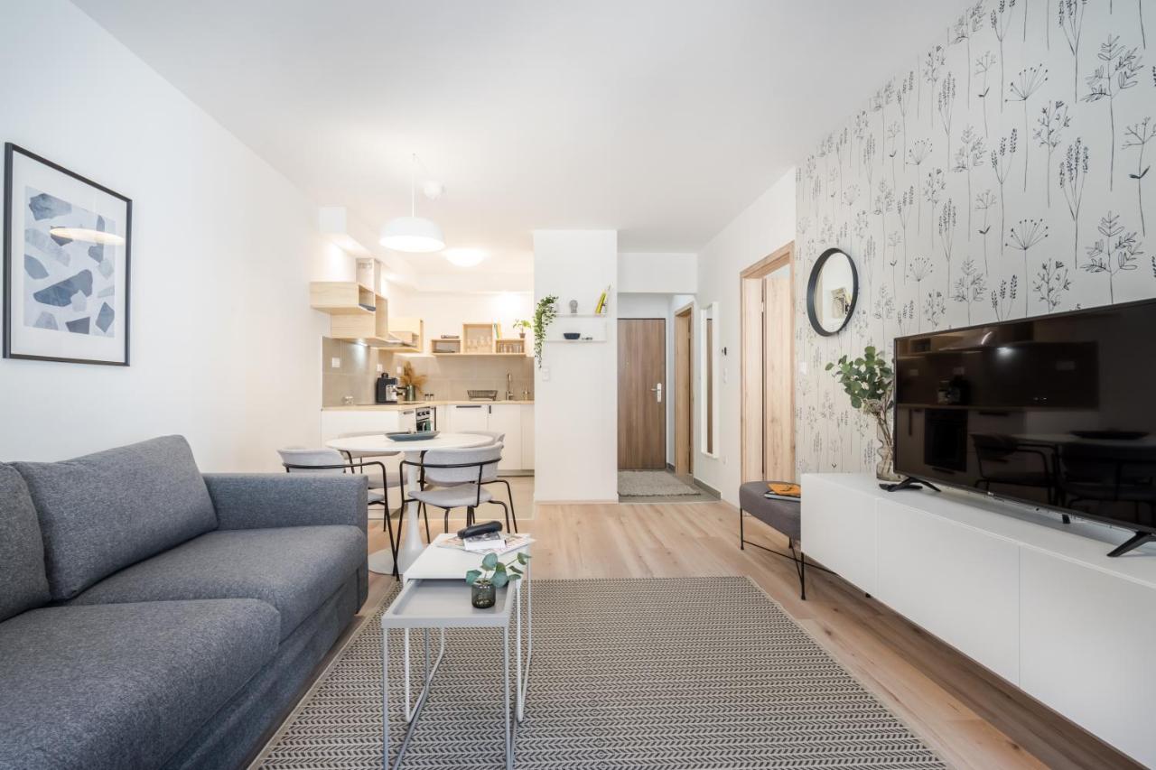 Cosy Tolnai Street Apartment